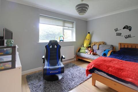 8 Bell Close, Bawdeswell, Dereham, NR20 4SL