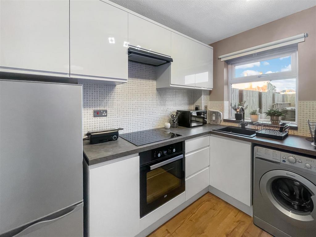 Ludwell Lane, Exeter 1 bed house £180,000