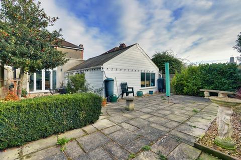 19 Derham Park, Yatton, Bristol, BS49 4DZ