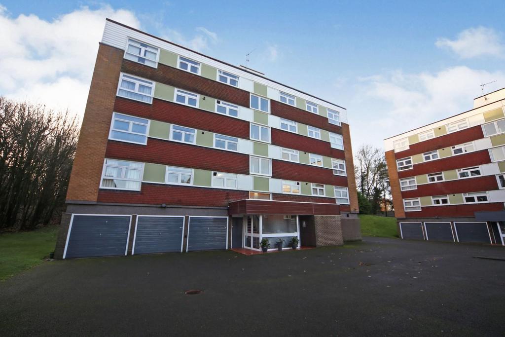 Riverside Drive, Solihull 3 bed apartment £370,000