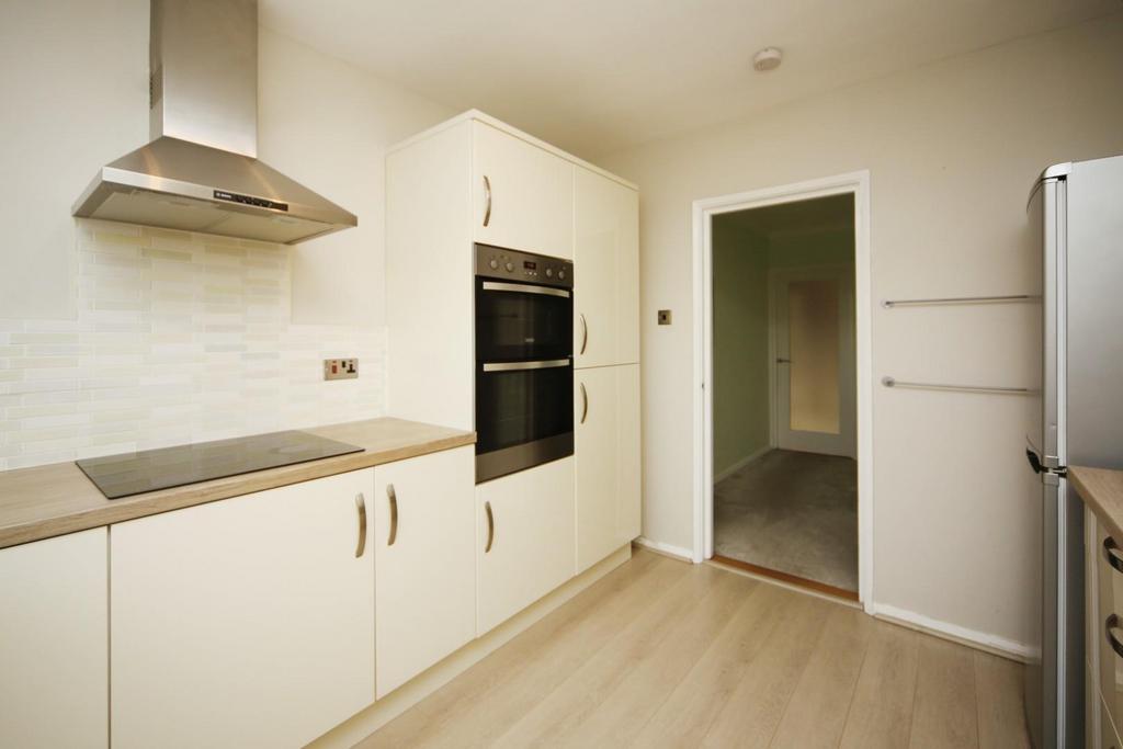 Riverside Drive, Solihull 3 bed apartment £370,000