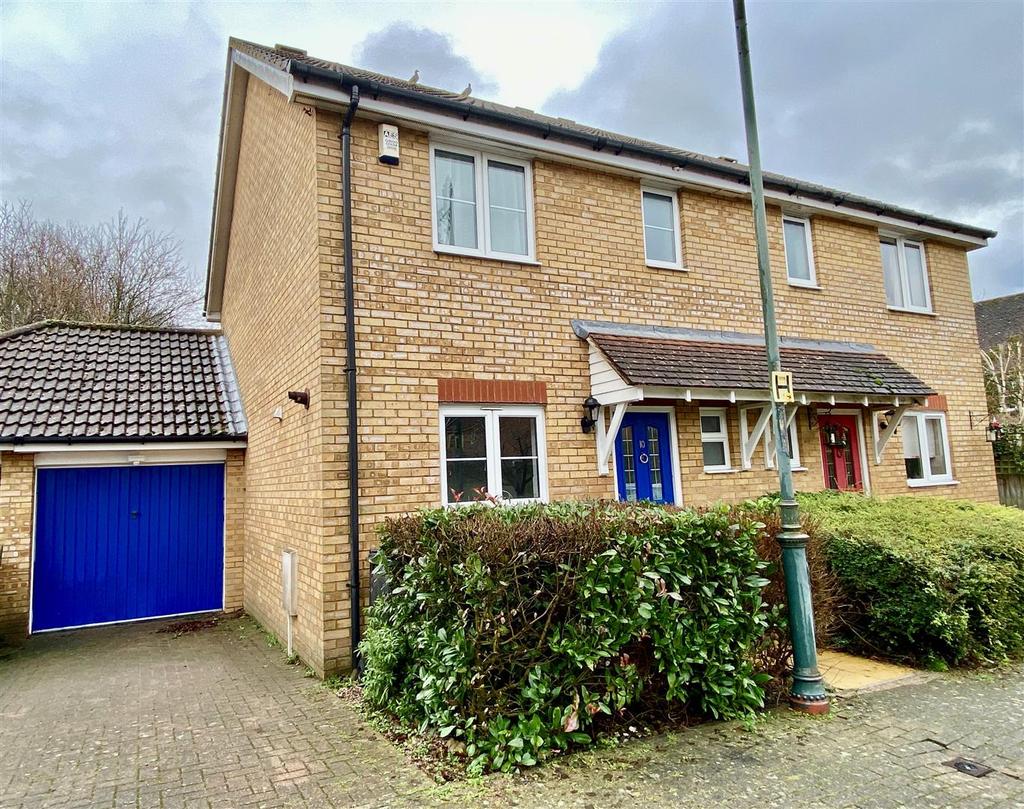 Bramley Way, Kings Hill 3 bed semidetached house £1,650 pcm (£381 pw)