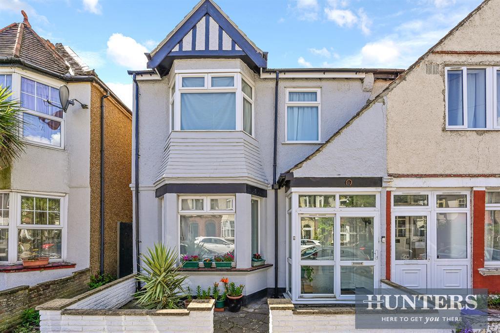 Cavendish Avenue, New Malden, KT3 4 bed end of terrace house £725,000