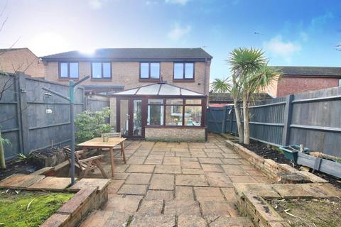 25 Walmer Close, Southwater, Horsham, RH13 9XY