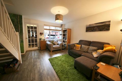25 Walmer Close, Southwater, Horsham, RH13 9XY