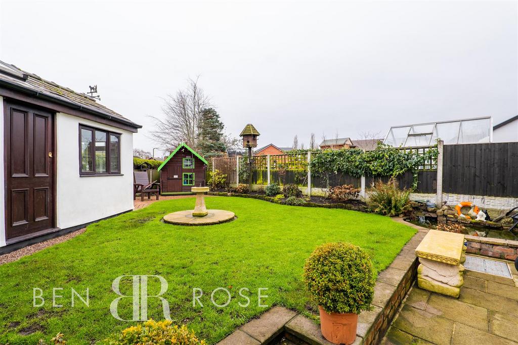 Sluice Lane, Rufford, Ormskirk 4 bed semidetached house £350,000
