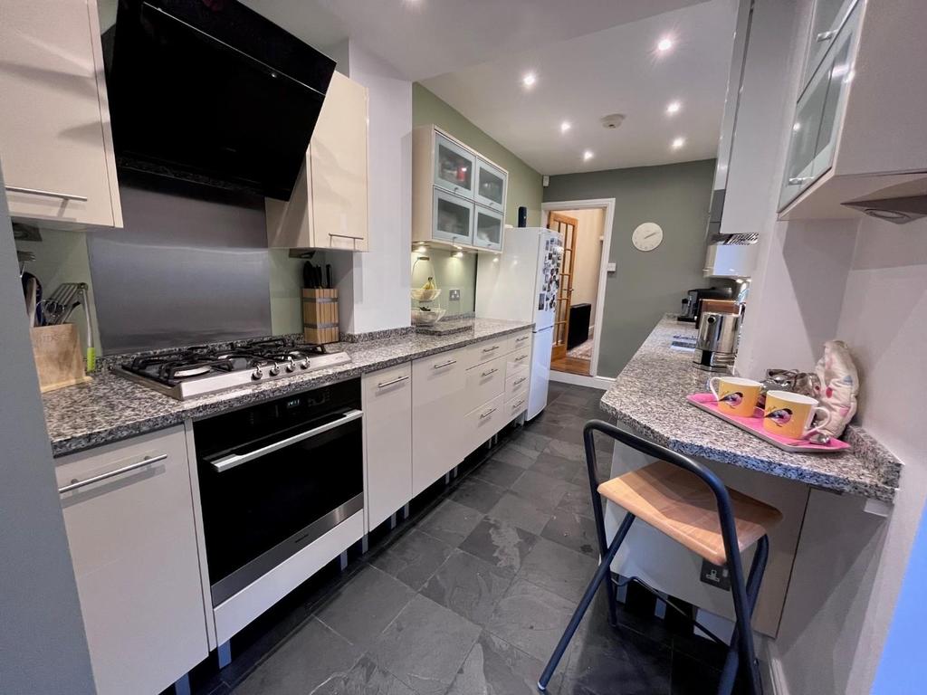 Kitchen Breakfast Room 1.jpg