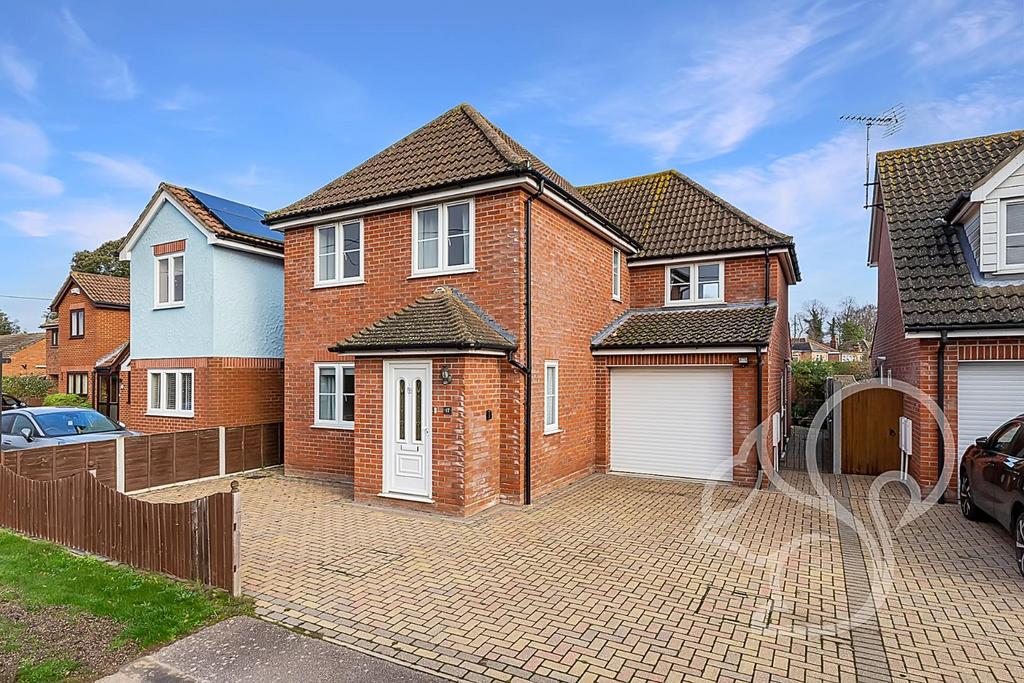 School Lane, Lawford 3 bed detached house £475,000