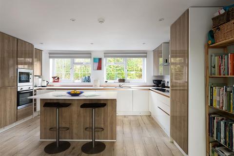 65 Valley Road, Henley-on-thames, RG9 1RL