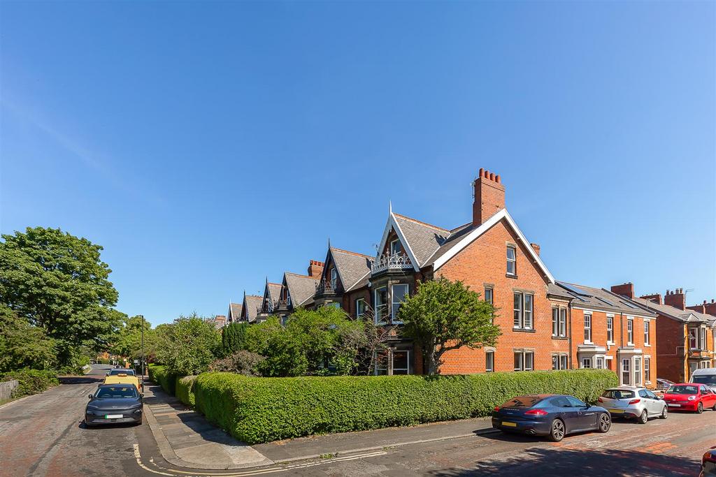 Highbury, Jesmond, Newcastle upon Tyne 5 bed end of terrace house £