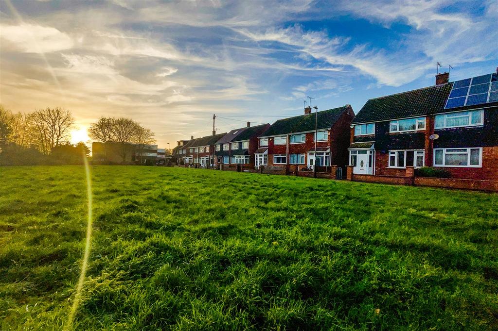 Colina Close, Weeford Estate, Coventry 3 bed semidetached house for