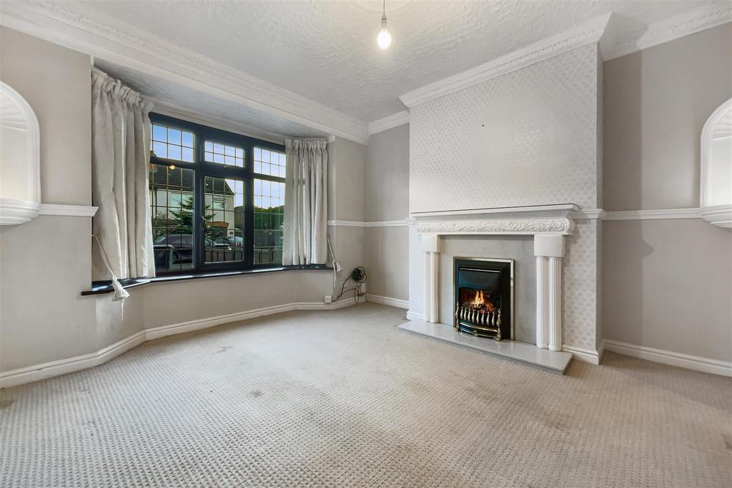 Lime Tree Avenue, Coventry 3 bed semidetached house £300,000