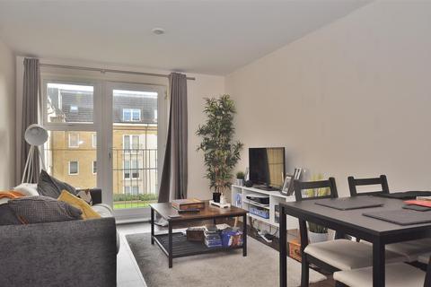 2 bedroom apartment for sale - Watersmeet, Grove Road, Hitchin