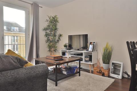 2 bedroom apartment for sale - Watersmeet, Grove Road, Hitchin