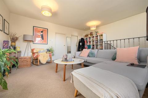2 bedroom flat for sale - Clissold Crescent