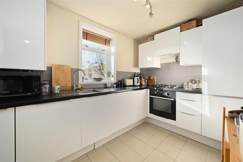 2 bedroom flat for sale - Clissold Crescent
