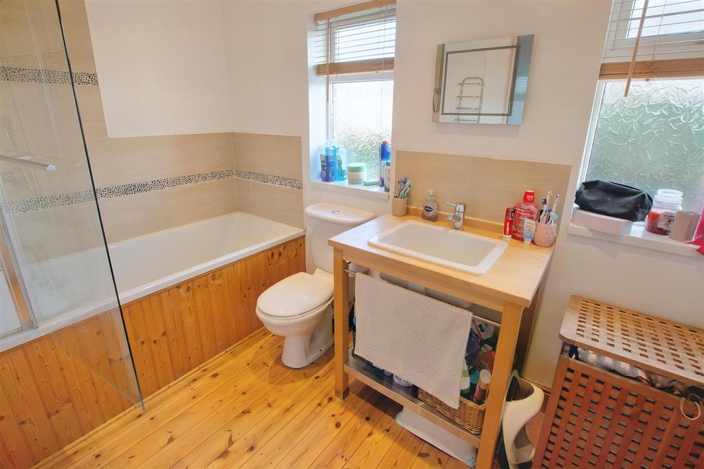 Bathroom 2.jpeg