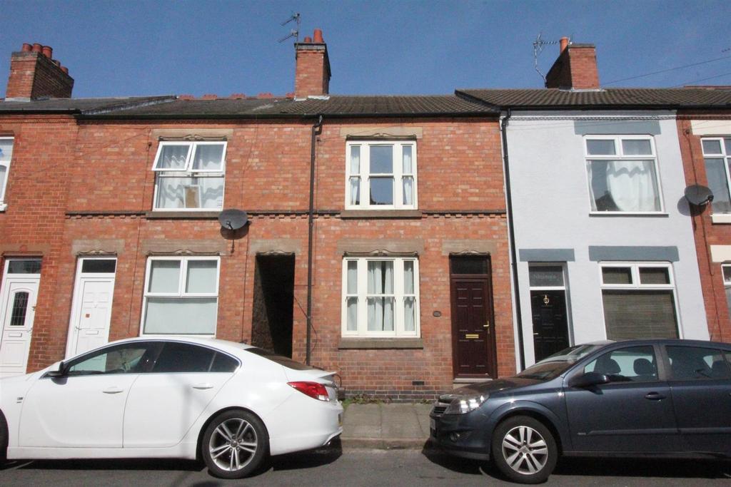 Princess Road, Hinckley 2 bed house £700 pcm (£162 pw)