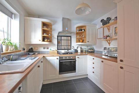 5 Aylesbury Drive, Great Notley, Braintree, CM77 7AW