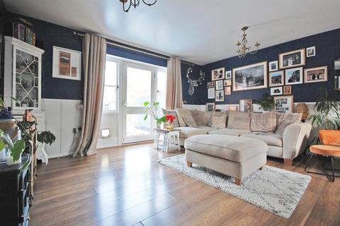 5 Aylesbury Drive, Great Notley, Braintree, CM77 7AW