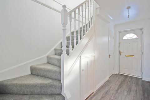 18 Framlingham Way, Great Notley, Braintree, CM77 7YY