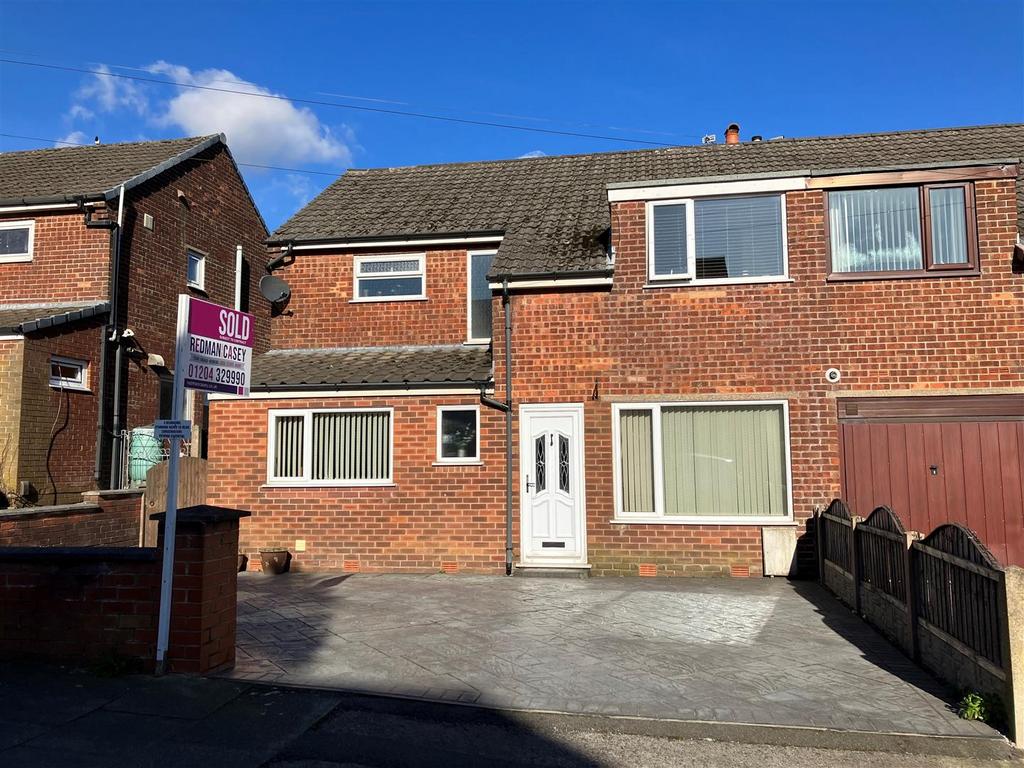 Nightingale Road, Blackrod, Bolton 3 bed semidetached house £280,000