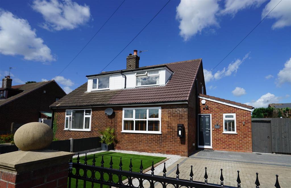 Scot Lane, Blackrod, Bolton 3 bed semidetached house £250,000
