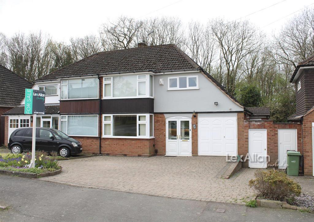 Sandhurst Avenue, Stourbridge 3 bed semidetached house for sale £288,000
