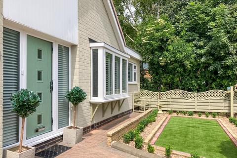 65 Bulcote Drive, Burton Joyce, Nottingham, NG14 5AZ