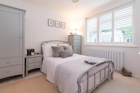 65 Bulcote Drive, Burton Joyce, Nottingham, NG14 5AZ