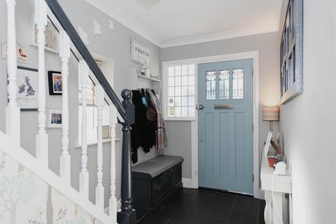 35 The Spinney, Epsom, KT18 5QX