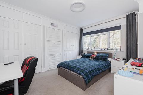 35 The Spinney, Epsom, KT18 5QX