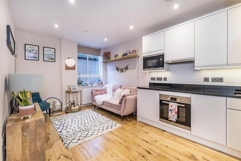 1 bedroom apartment for sale - 57 - 59 South Street, Epsom