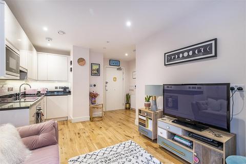 1 bedroom apartment for sale - 57 - 59 South Street, Epsom