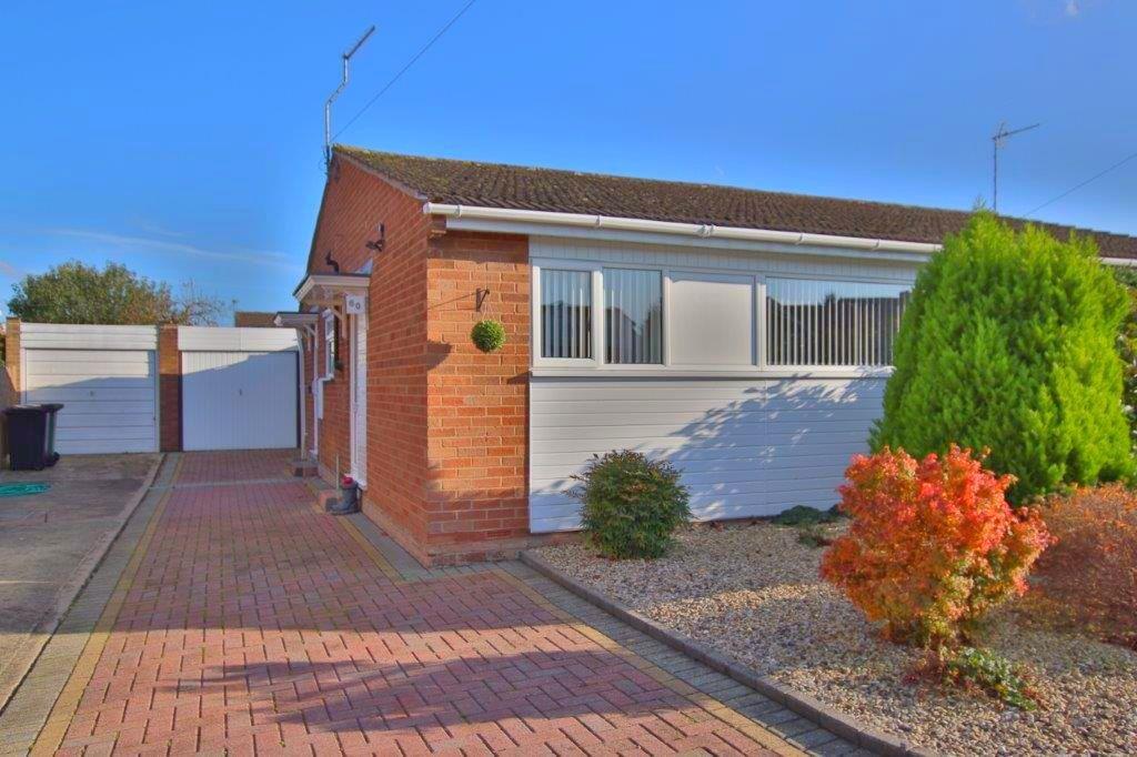 Blenheim Drive, Bredon, Tewkesbury 2 bed bungalow for sale £295,000