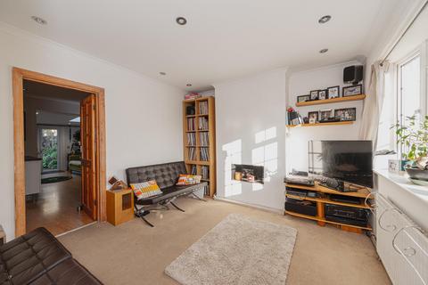 44 The Crescent, Epsom, KT18 7LL