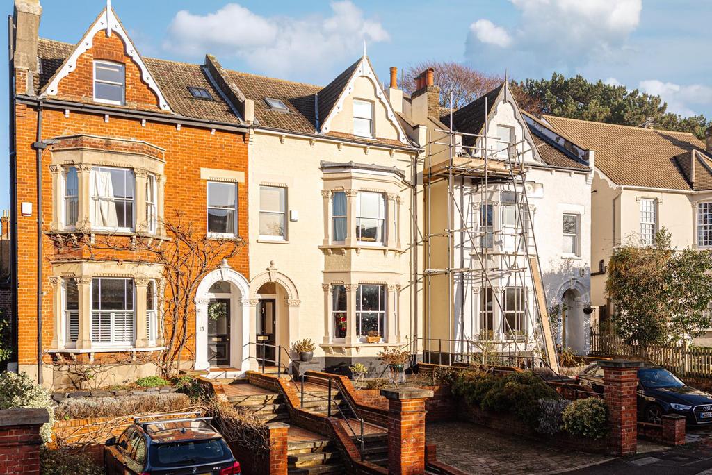 Burgh Heath Road, Epsom 4 bed semidetached house £1,100,000