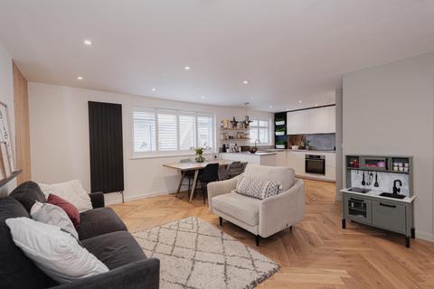 12b West Hill, Epsom, KT19 8HR