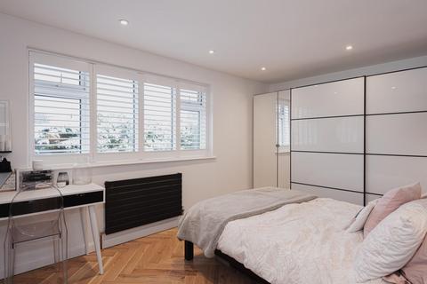 12b West Hill, Epsom, KT19 8HR