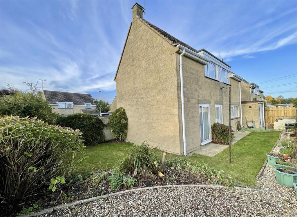 Cherry Tree Drive, Cirencester 3 bed detached house £419,850