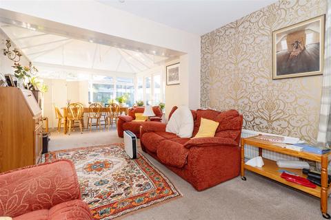8 Sackville Crescent, Worthing, BN14 8BP