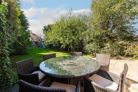 39 Ewell Park Way, Ewell, Epsom, KT17 2NW