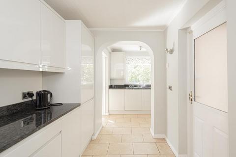 39 Ewell Park Way, Ewell, Epsom, KT17 2NW