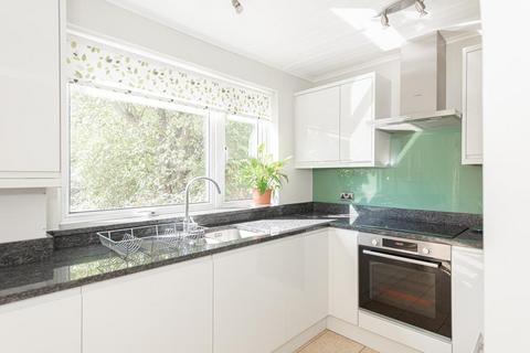 39 Ewell Park Way, Ewell, Epsom, KT17 2NW