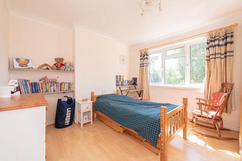 39 Ewell Park Way, Ewell, Epsom, KT17 2NW