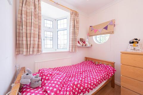 39 Ewell Park Way, Ewell, Epsom, KT17 2NW
