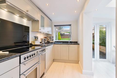 10 Manor Way, Banstead, SM7 3PF