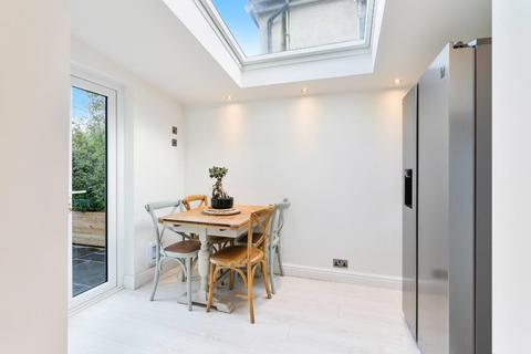 10 Manor Way, Banstead, SM7 3PF