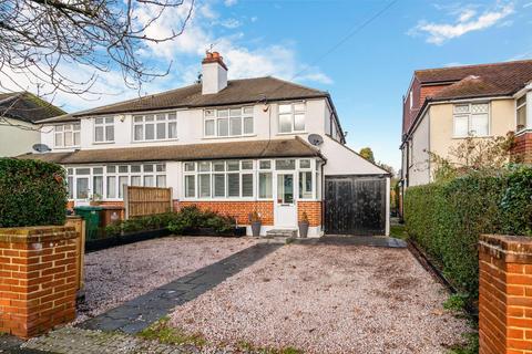 10 Manor Way, Banstead, SM7 3PF