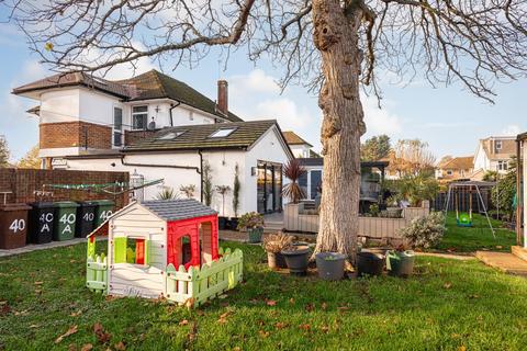 40 Timbercroft, Epsom, KT19 0TF